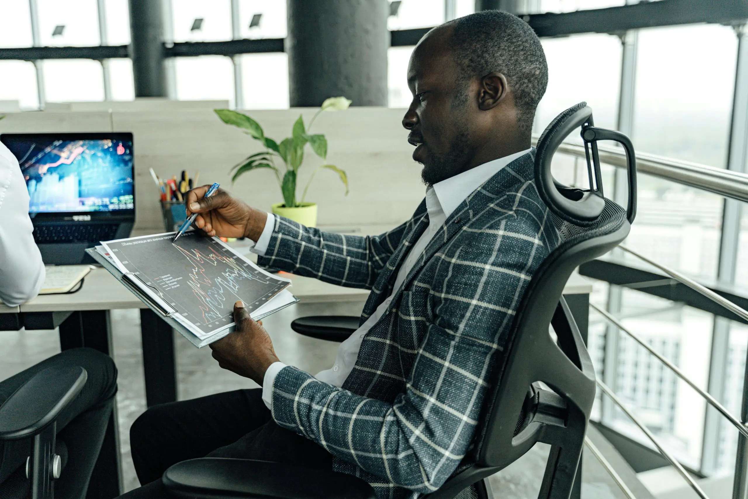 Notoriti Advisory, Coaching & Executive Support3 Notoriti Advisory, Coaching & Executive Support Supporting Leaders Where Decisions Are Complex, Lonely, and High-Stakes