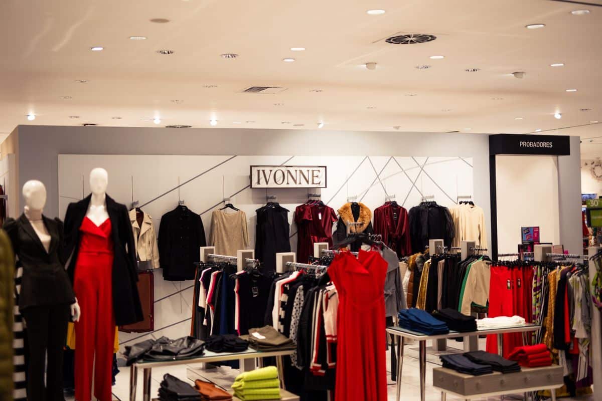 Notoriti product owner data omnicanal retail luxe boutique