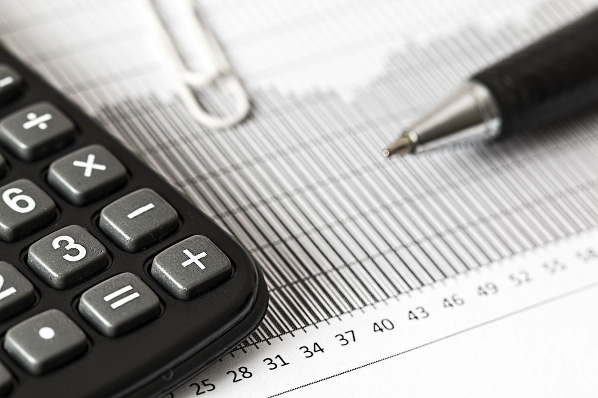 Financial planning and analysis governance in the AI era